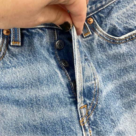 Levi's‎ Premium Wedgie Fit Jeans Women Size 25 Blue Cotton Raw Frayed Hem Ripped - Picture 3 of 13